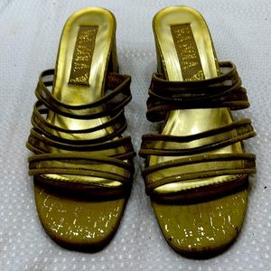 Via Isola Gold Mesh Strap Sandals Vintage Size 7.5. 2 “ Chunky Heel